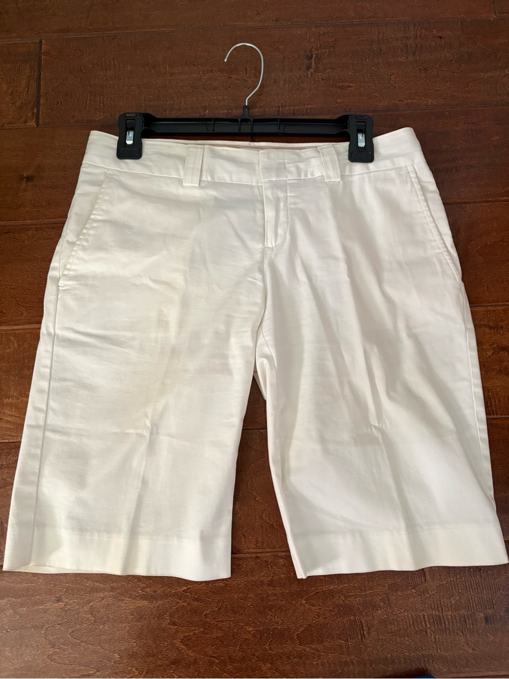 Banana Republic White Women’s Bermuda Shorts